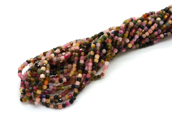 1 Strang Turmalin, Würfel, 2 mm, bunt