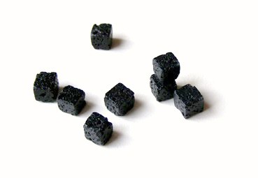 1 Strang Lava, Würfel, 4 mm, schwarz