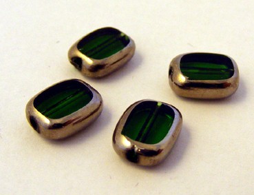 Glasperle mit silberfarbenem Rand, grün