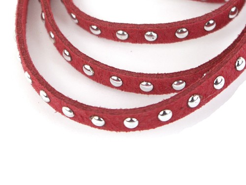 Velourleder mit Nieten, 10 cm, 5 mm, flach, rot