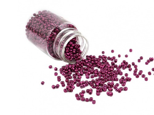 1 Dose Glas-Roccailles 30g, 2 mm, fuchsie metallic