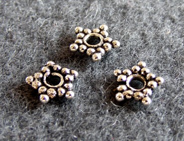 Blume, 9 mm, versilbert