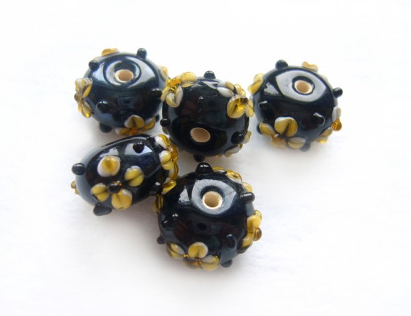 Lampenperle mit Blumen