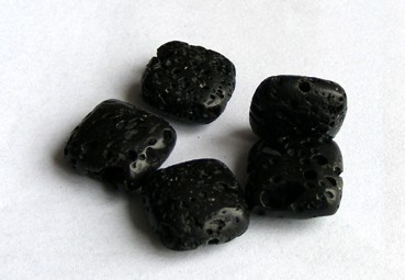 1 Strang Lava, Quadrat, 14 mm, schwarz