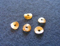 Gebogene Scheibe, 6 mm, vergoldet Gebogene Scheibe, 6 mm, vergoldet