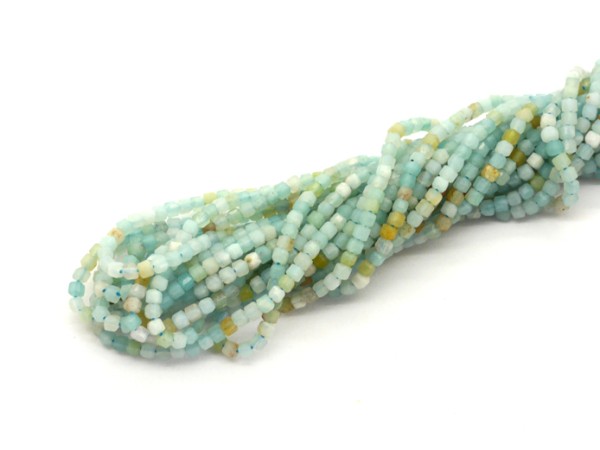 1 Strang Amazonit, Würfel, 2 mm, hellblau