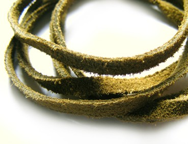 Velourleder, 4 mm, flach, olive